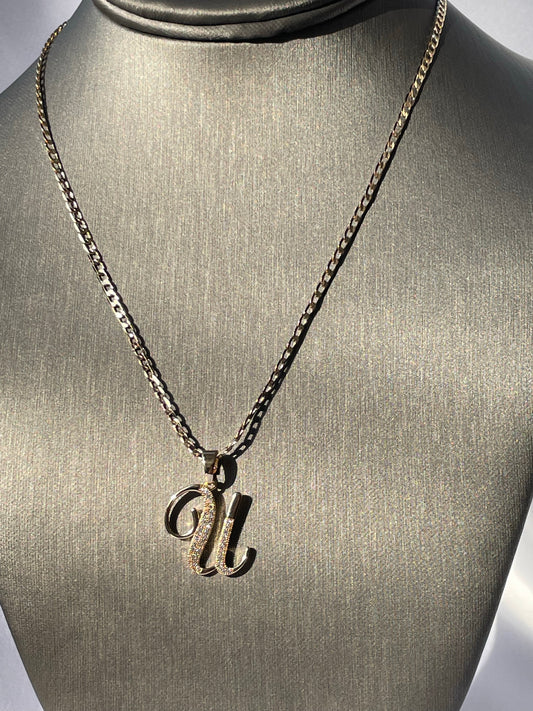 Cursive U necklace